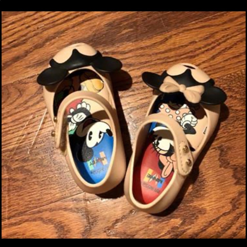 Mini Melissa girls size US 5